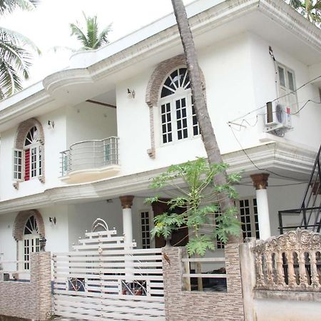 Jj'S White House Hotel Thrissur Bagian luar foto