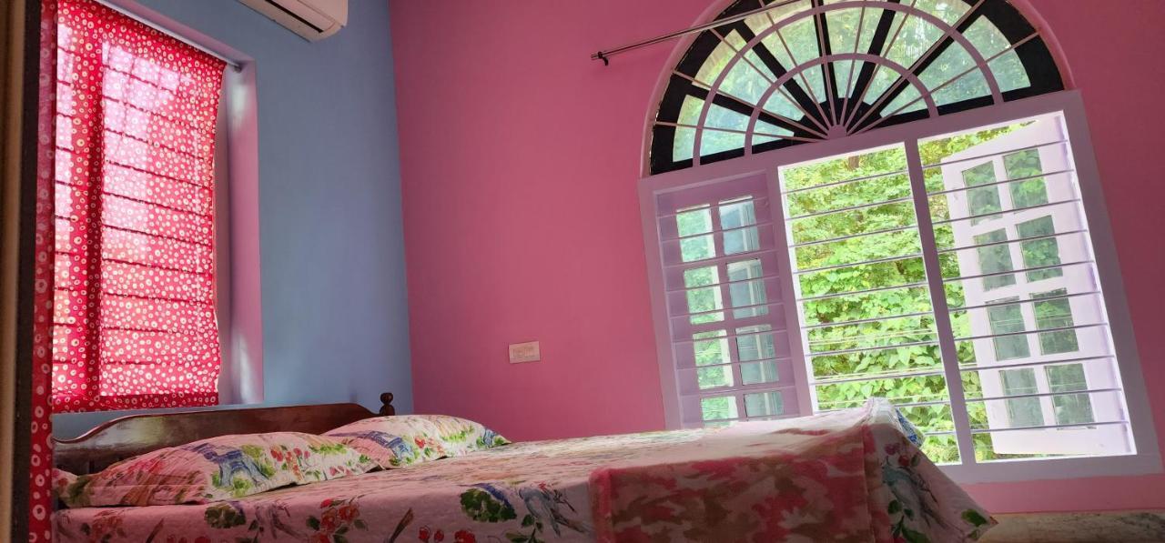 Jj'S White House Hotel Thrissur Bagian luar foto