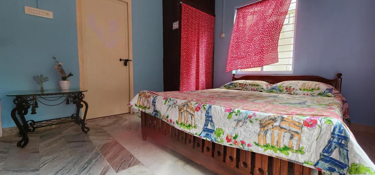 Jj'S White House Hotel Thrissur Bagian luar foto