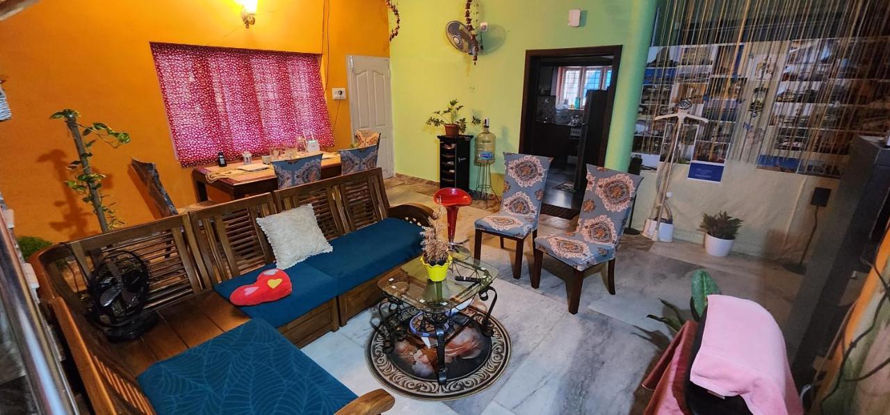Jj'S White House Hotel Thrissur Bagian luar foto