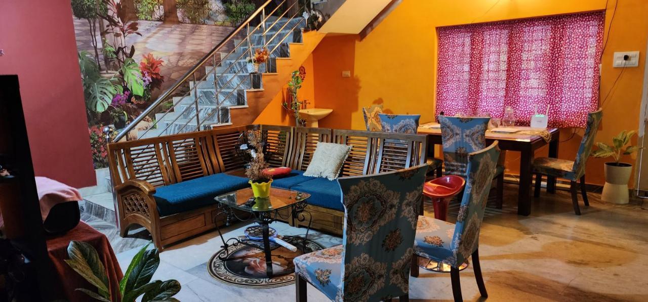 Jj'S White House Hotel Thrissur Bagian luar foto