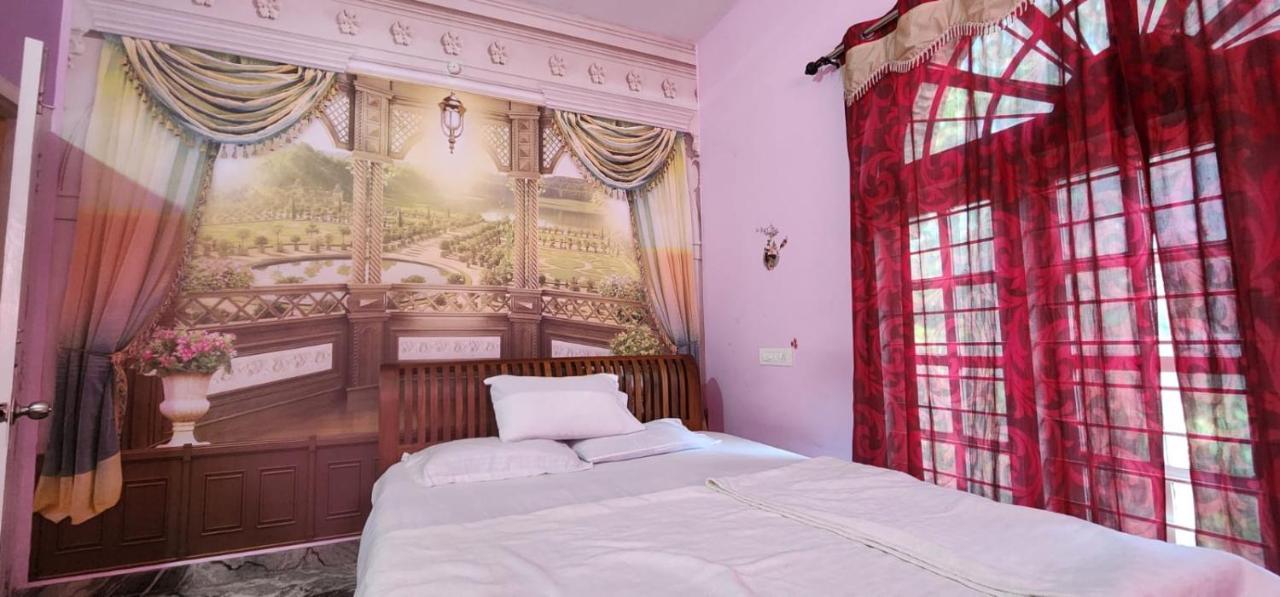 Jj'S White House Hotel Thrissur Bagian luar foto